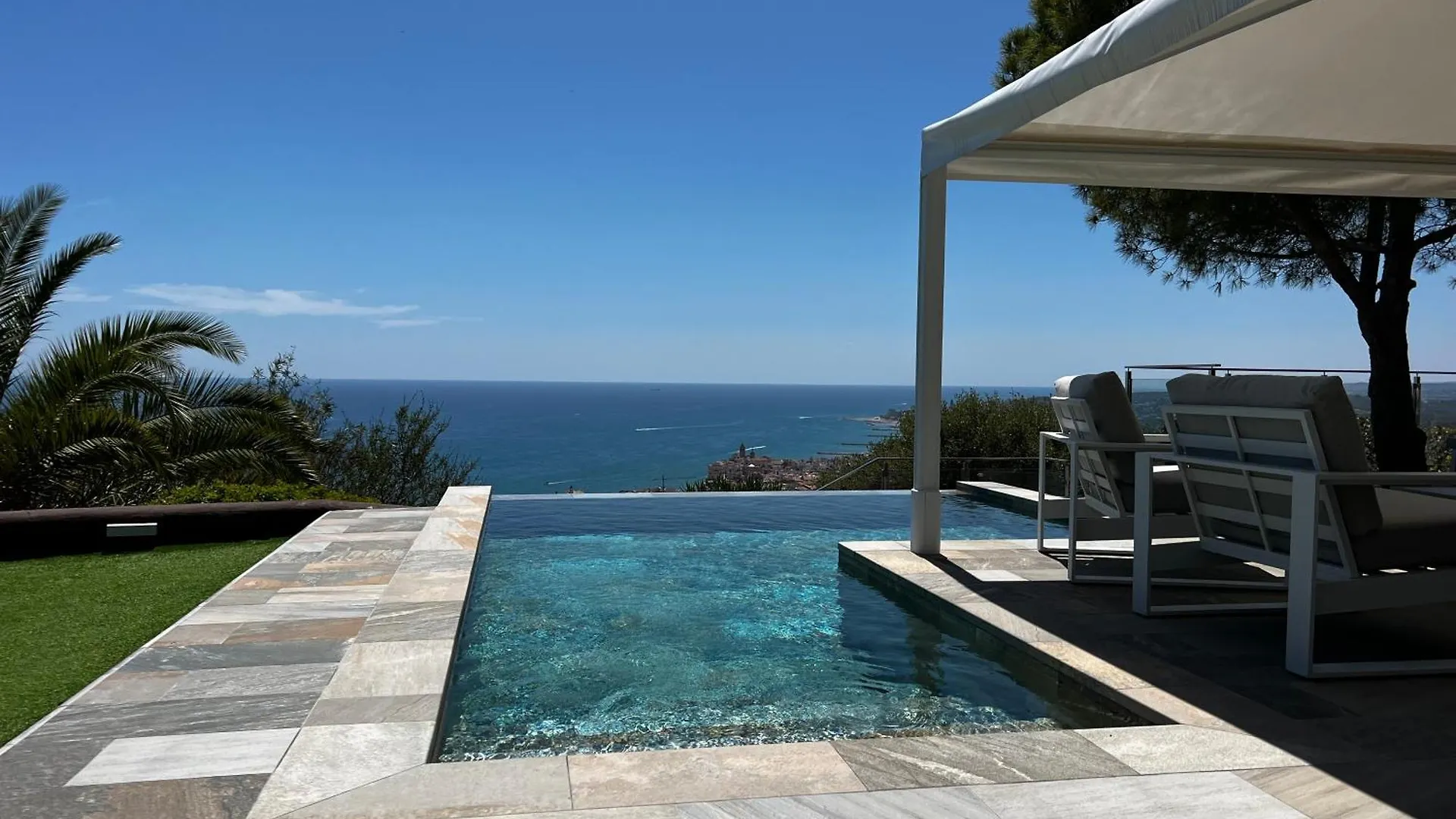 Sitges Spaces Sea View Villa- 6 Bedrooms, 5 Bathrooms, 2 Private Pools, Near Center Spain